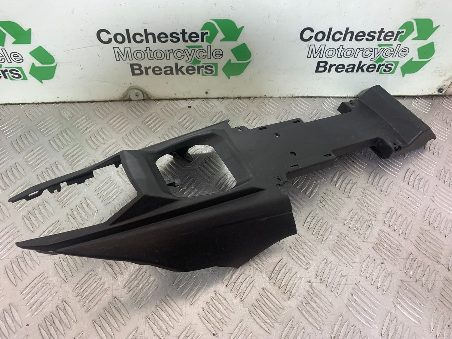 YAMAHA YZF-R125 YZF 125 UNDERTRAY YEAR 2019-2022 (CMB1263)