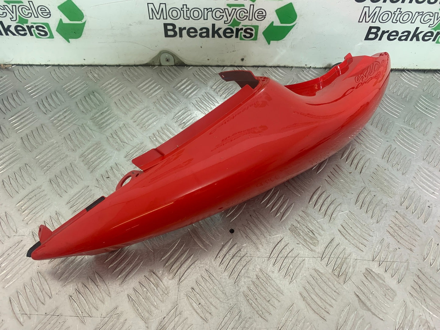 SUZUKI SV650 SV 650 mk1 RIGHT SEAT PANEL  YEAR 1999-2002 (CMB1160)