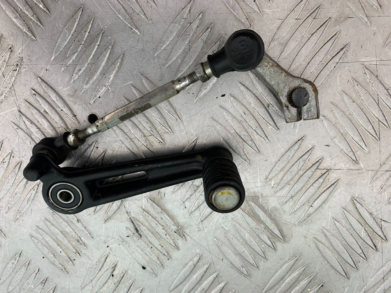 KTM 125 DUKE GEAR LEVER YEAR 2018-2023 (CMB1185)