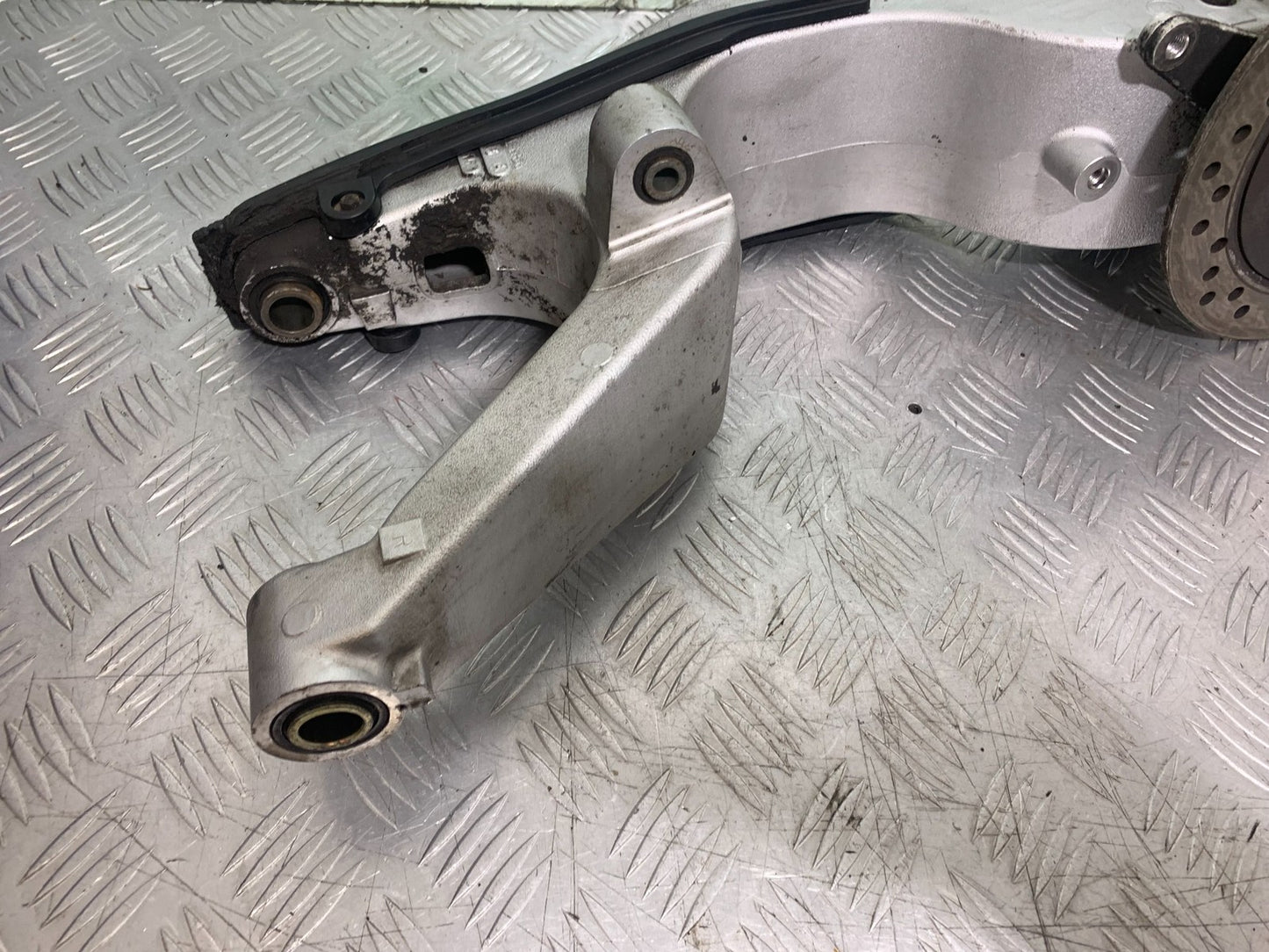 HONDA VFR800 PRE V-TEC SWINGARM  YEAR 1998-2001 (CMB1233)