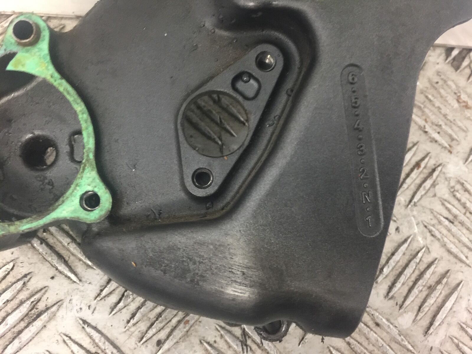 HONDA VFR800 VFR 800 V TEC SPROCKET COVER YEAR 2003 (ABS) STOCK 304