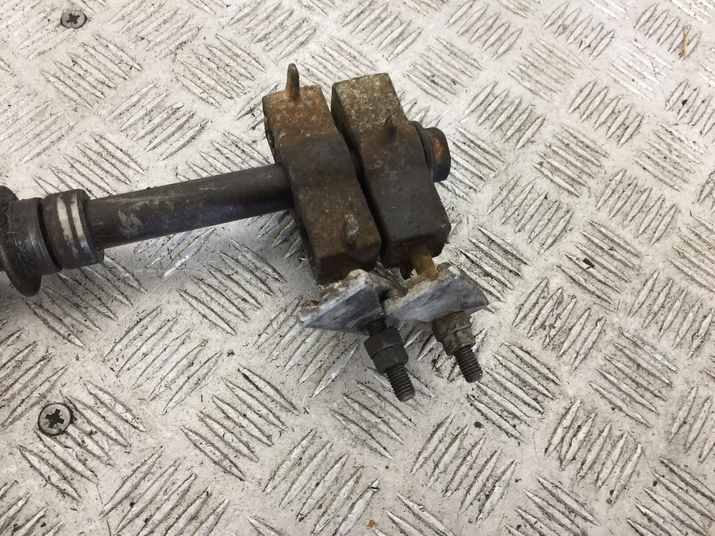 HONDA CBR600 CBR 600 REAR WHEEL SPINDLE  YEAR 1997-98 (STOCK 892)