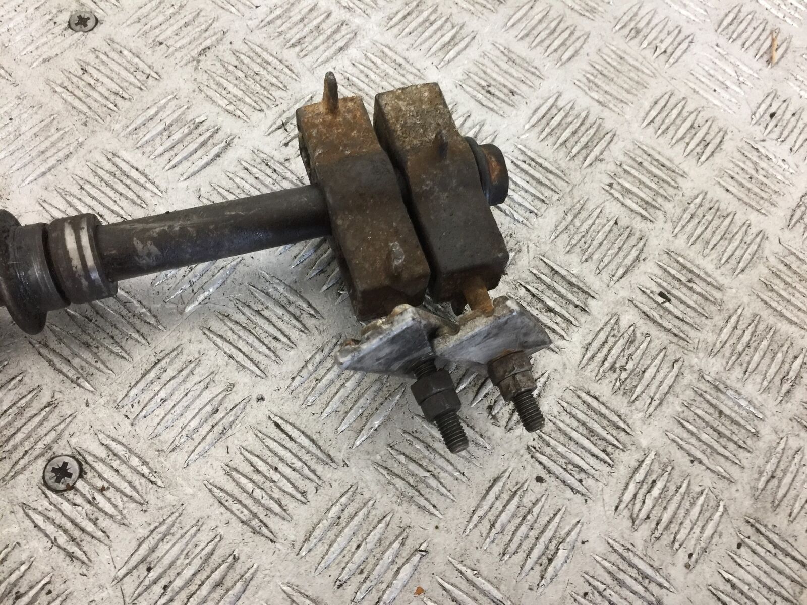 HONDA CBR600 CBR 600 REAR WHEEL SPINDLE  YEAR 1997-98 (STOCK 892)