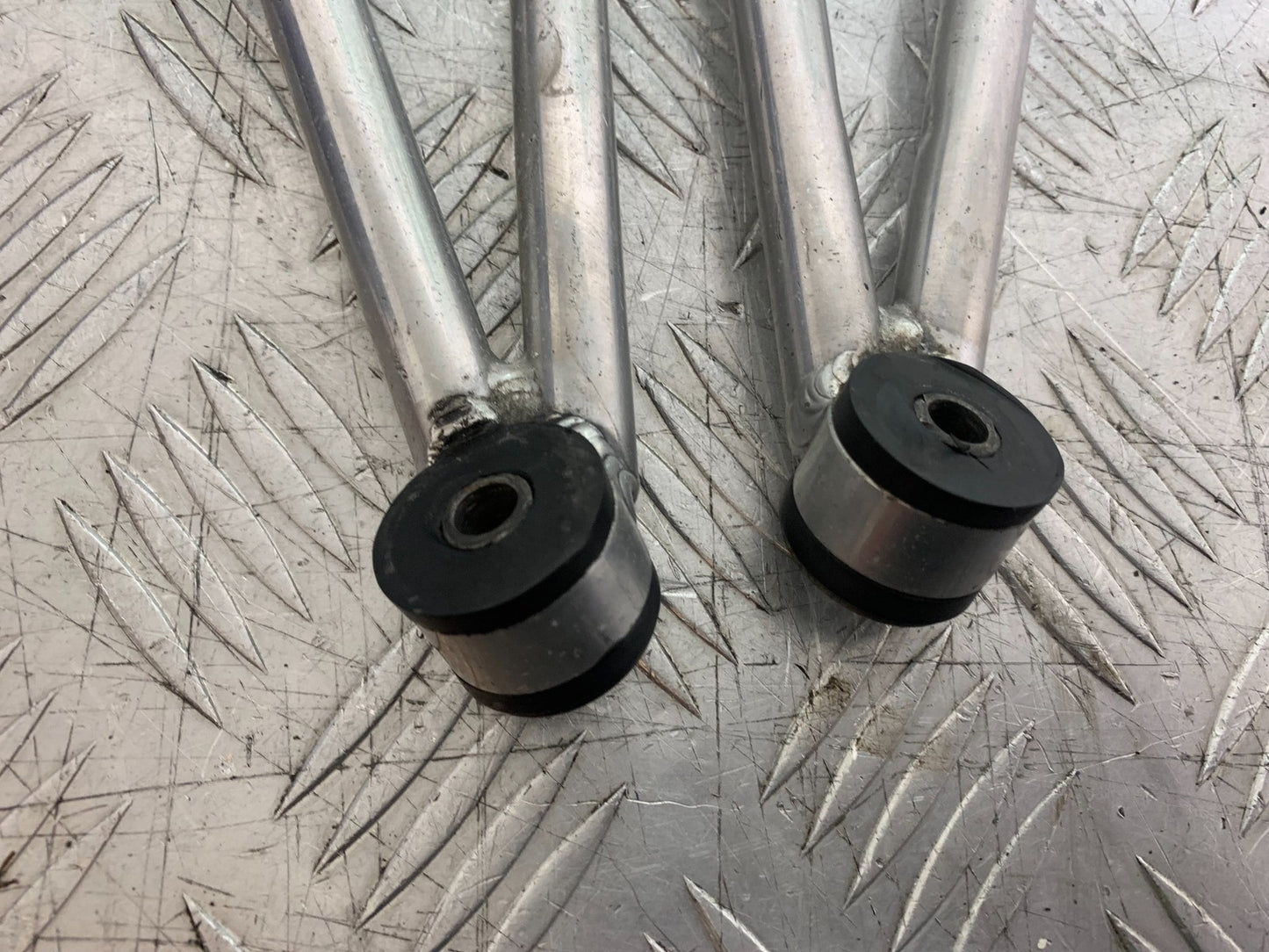 SUZUKI SV1000 SV 1000 S SILENCER BRACKETS    YEAR 2003-2007 (CMB1293)
