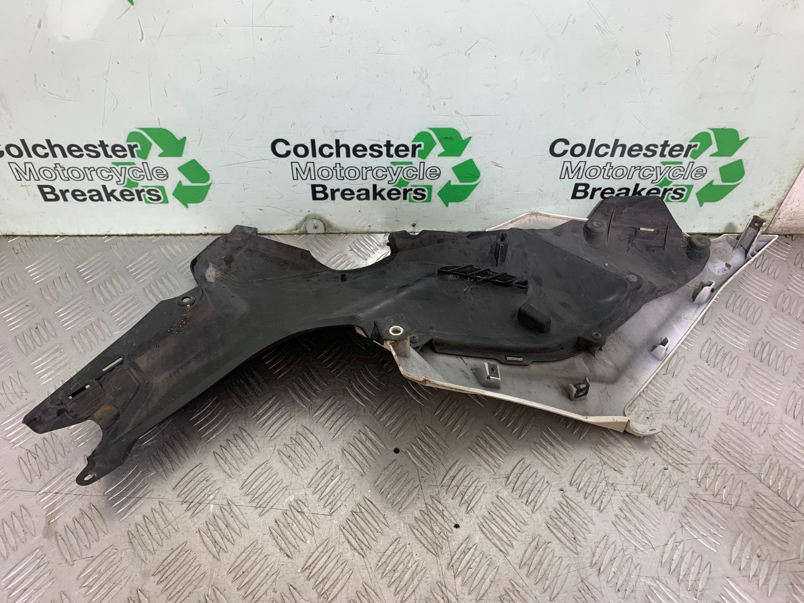 HONDA NC700 X RIGHT  TANK PANEL YEAR 2012-2014 (CMB1327)