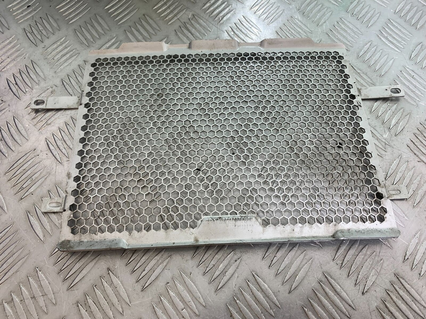 TRIUMPH TIGER 800 RADIATOR GRILL  YEAR 2011-2014 (CMB1113)