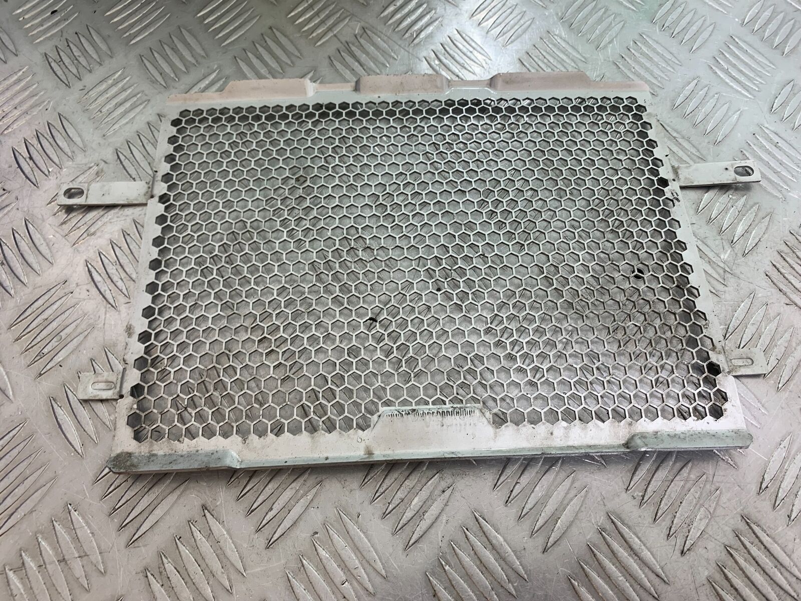 TRIUMPH TIGER 800 RADIATOR GRILL  YEAR 2011-2014 (CMB1113)