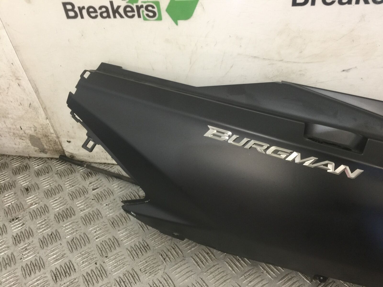 SUZUKI 650 BURGMAN SEAT PANEL  YEAR 2014-2018 (STOCK 769)