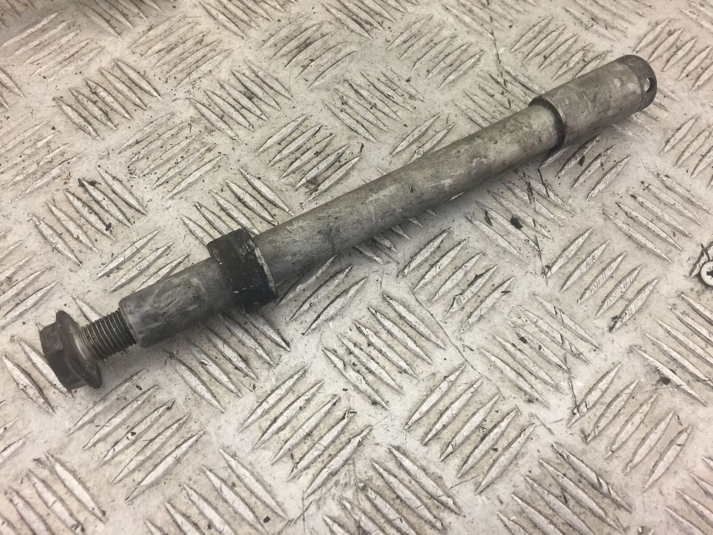 HONDA NT650 V DEAUVILLE FRONT WHEEL SPINDLE  YEAR 2000 (STOCK NO 336)