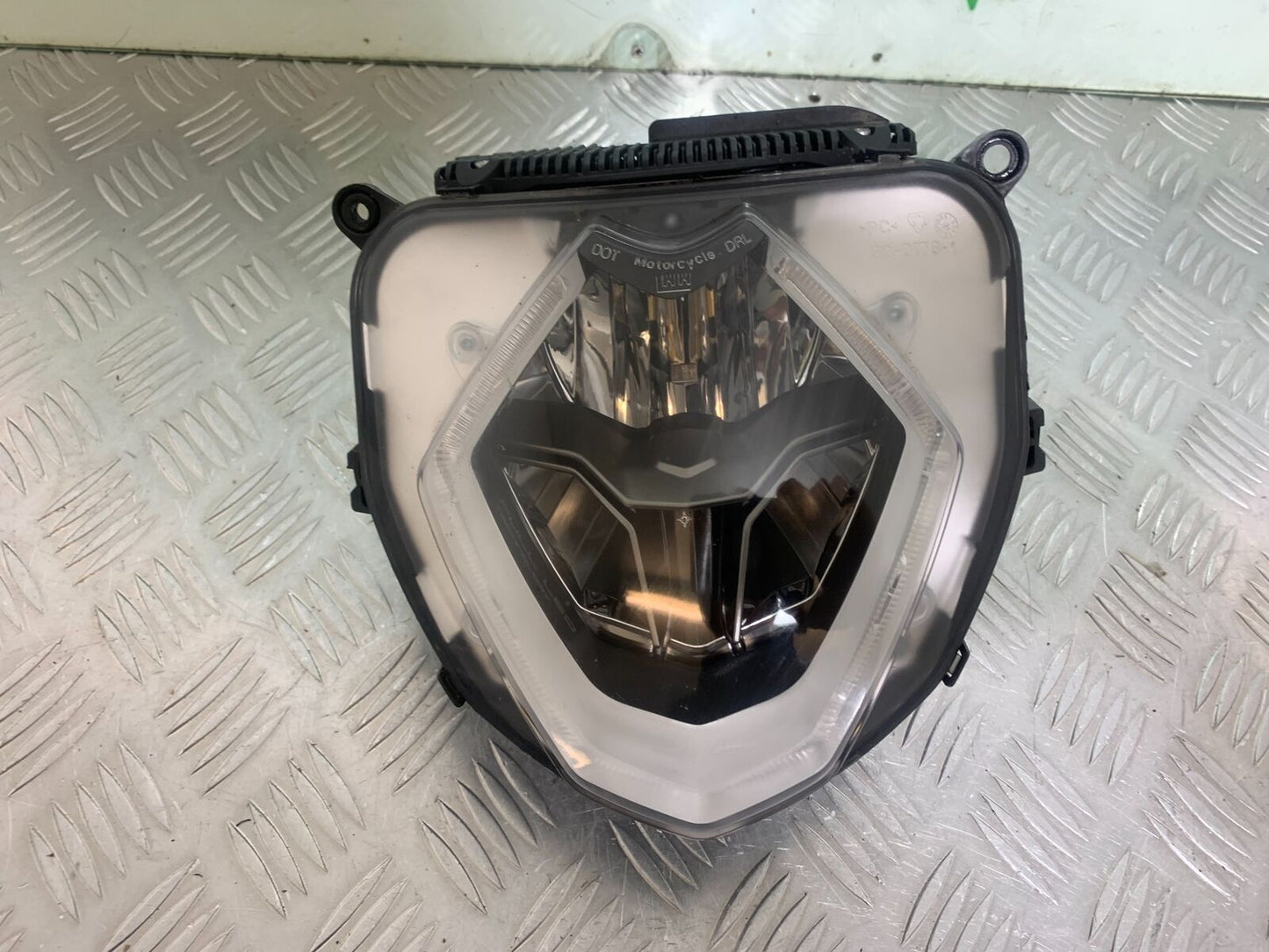 MV AGUSTA TURISMO VELOCE 800 HEADLIGHT  YEAR 2014-17 (CMB1051)