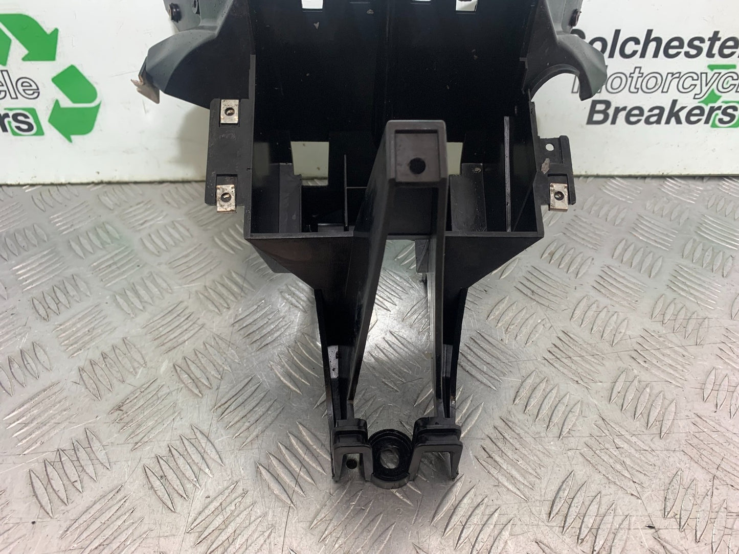 NECO ALEXONE 125 FAIRING BRACKET   YEAR 2016-2022  (CMB1273)