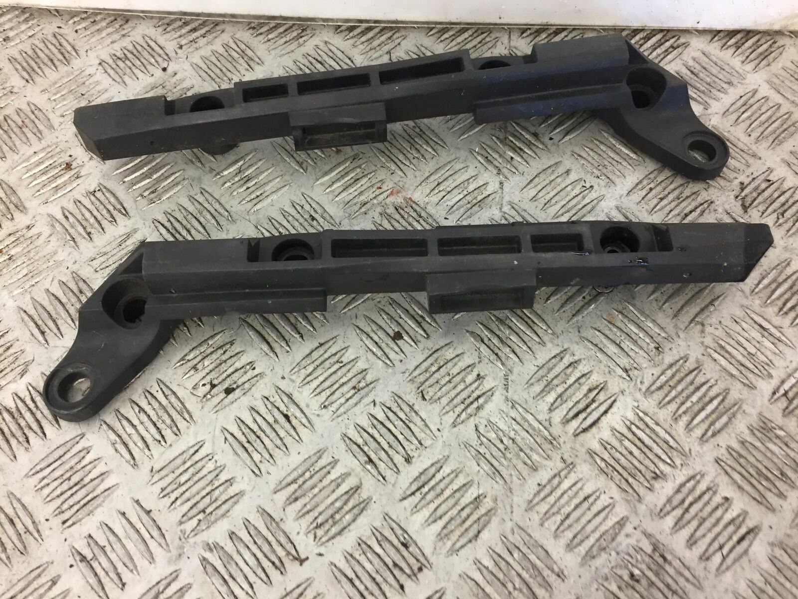 YAMAHA FJR1300 FJR 1300 LEFT AND RIGHT PANNIER RAILS  YEAR 2002
