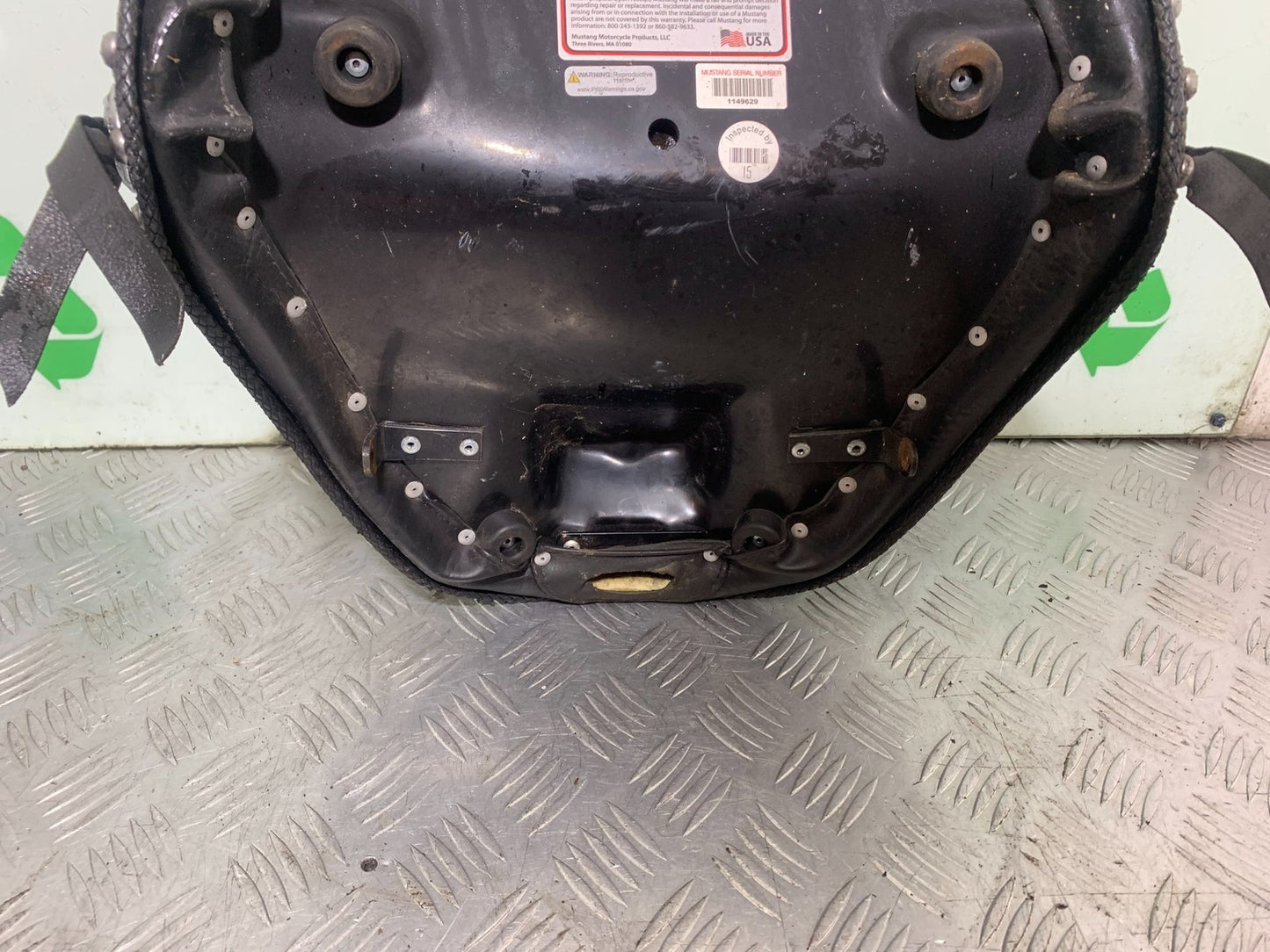 HONDA VT750 SHADOW FRONT SEAT  YEAR 2003-2004 (CMB1265)