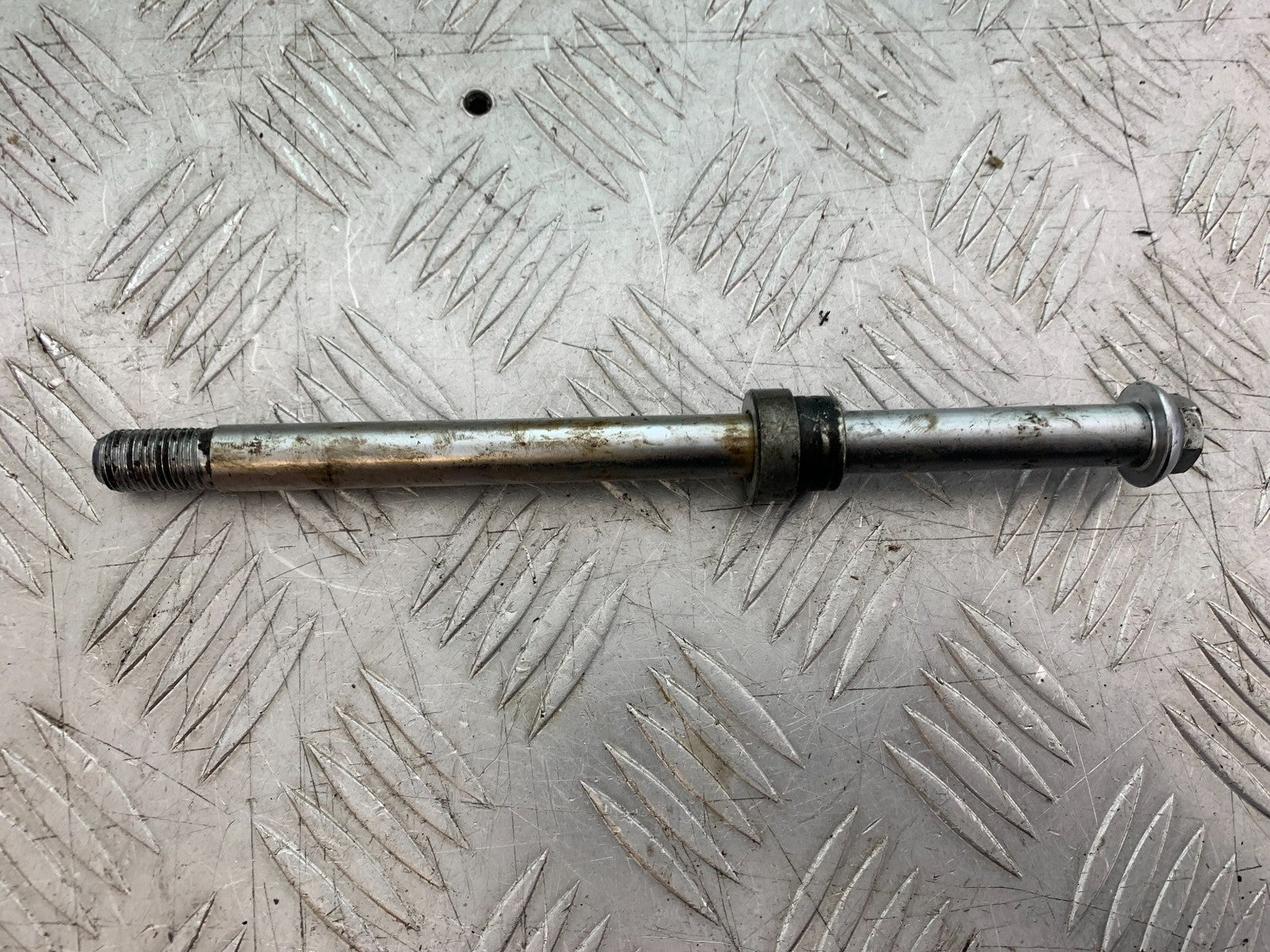 YAMAHA XV1100 XV 1100 VIRAGO FRONT WHEEL SPINDLE 1990-1999 (CMB1243)