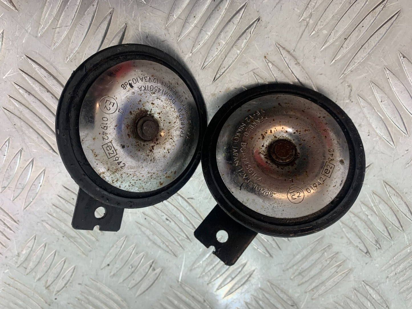 YAMAHA XJR1300 XJR 1300 HORNS  YEAR 1999-2003 (CMB1055)