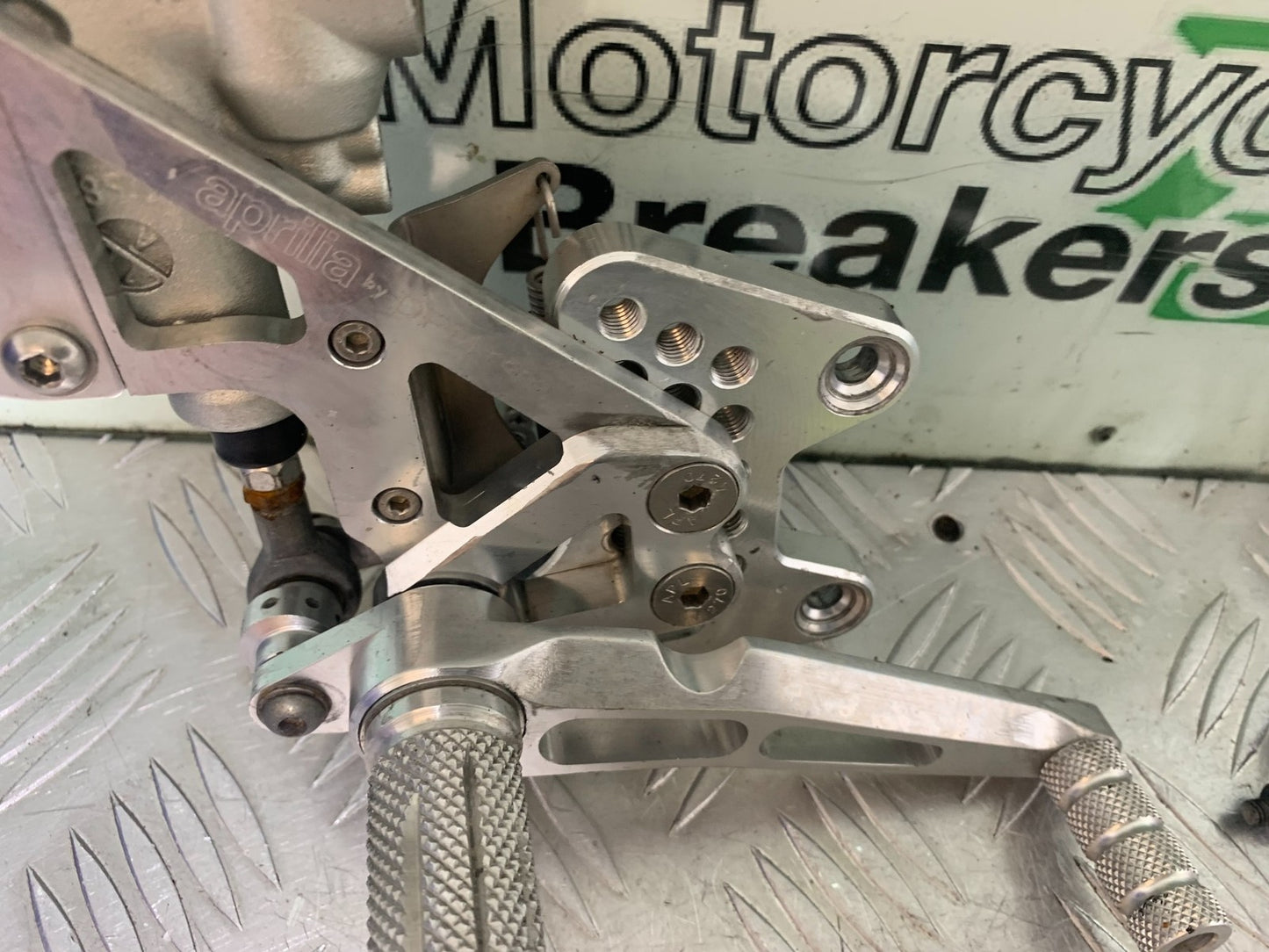 APRILIA RSV4 FACTORY DPM RACE REAR SETS YEAR 2009-2012 (CMB1224)