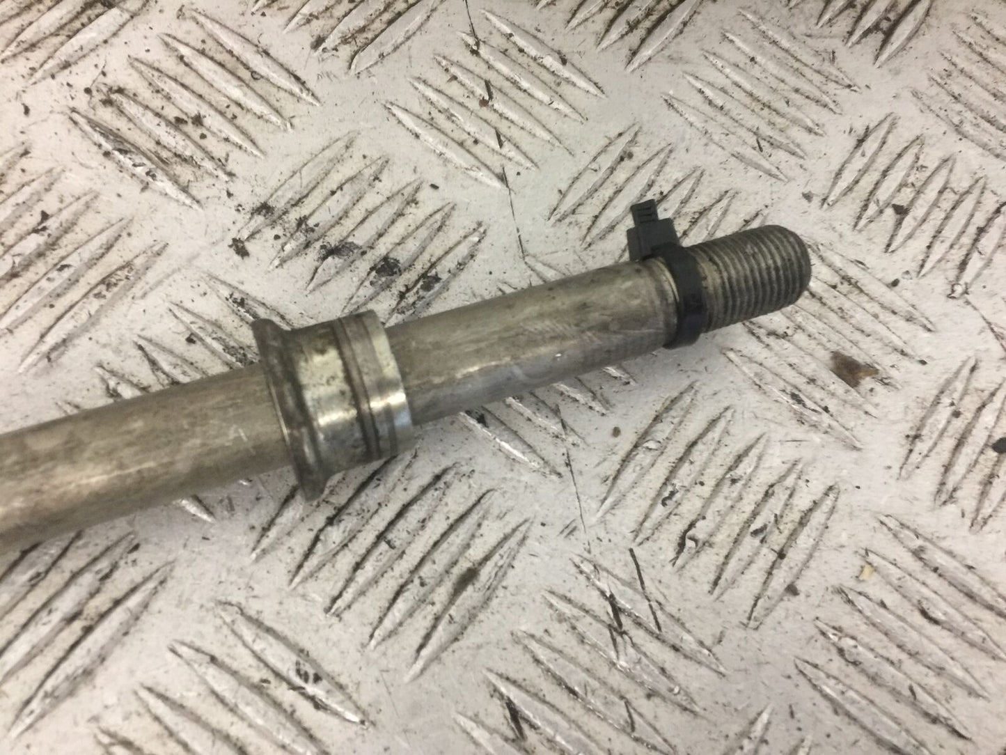 SUZUKI 650 BURGMAN FRONT WHEEL SPINDLE  YEAR 2014-2018 (STOCK 769)