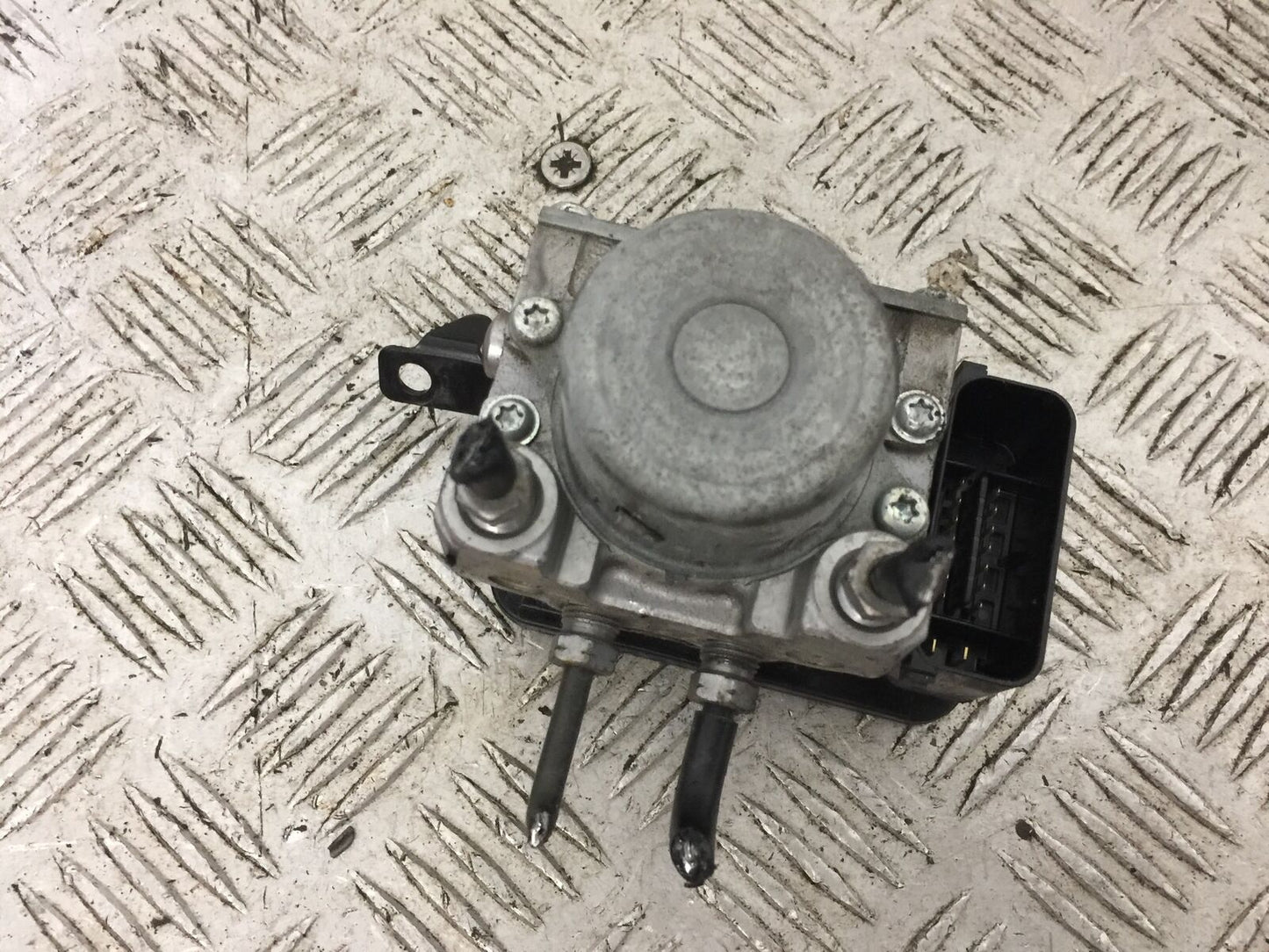 TRIUMPH 675 STREET TRIPLE ABS PUMP YEAR 2016 (STOCK 812)