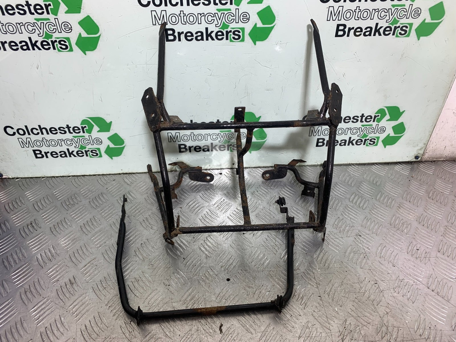 TRIUMPH TROPHY 900 FAIRING BRACKET  YEAR 1991-95 (CMB1251)