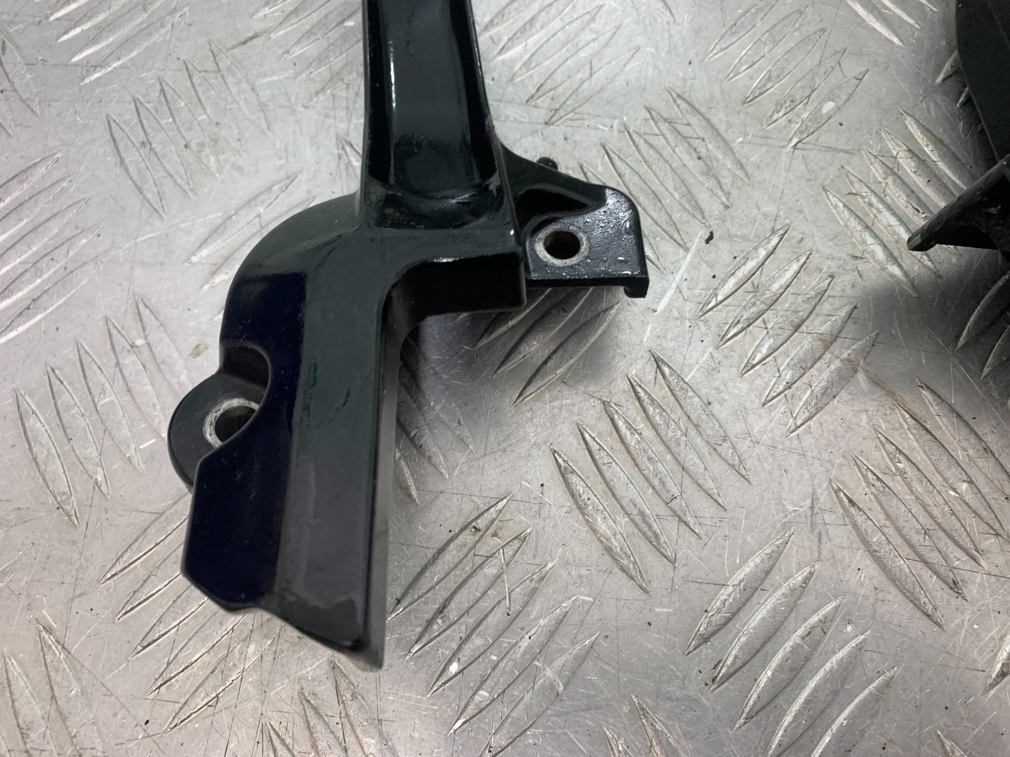 YAMAHA FZS600 FAZER 600 MIRROR ARMS YEAR 1998-2001 (CMB1267)