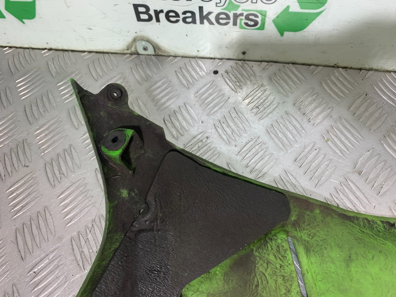 KAWASAKI ZX9R ZX9 R LEFT MIDDLE FAIRING PANEL YEAR 1998-1999 (CMB1329)