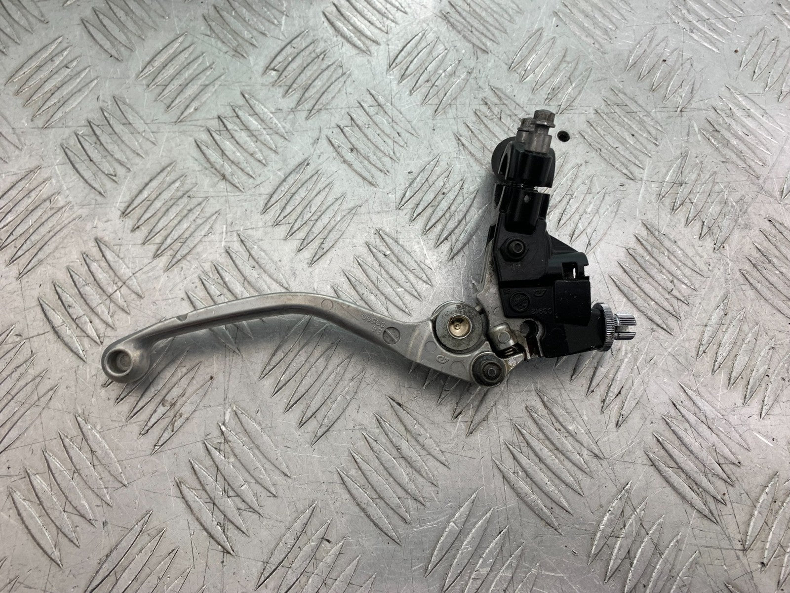 TRIUMPH 675 STREET TRIPLE RX CLUTCH LEVER AND BRRACKET   2015- 2017 (CMB1299)