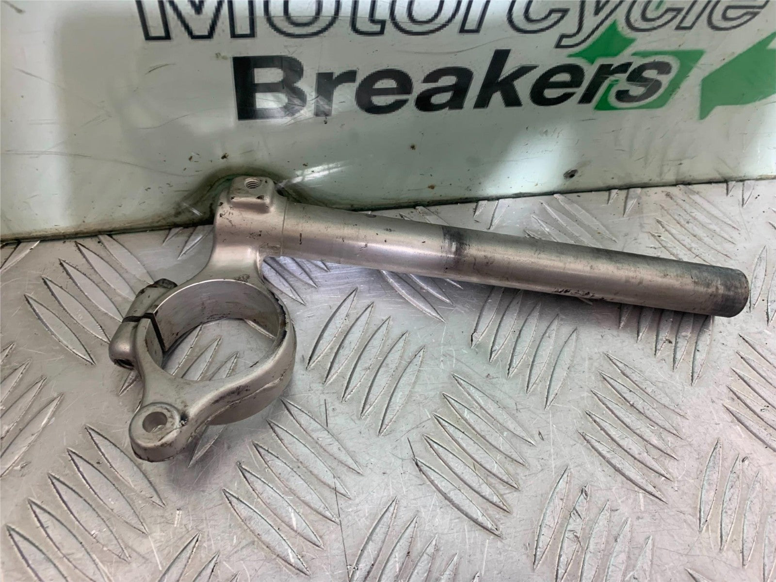 SUZUKI GSXR600 GSXR 600 K1 K2 K3 RIGHT HANDLEBAR 1999-03 (CMB1284)