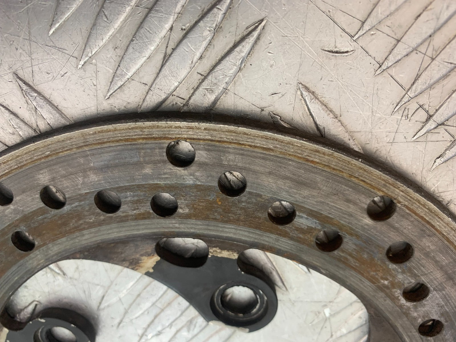 SUZUKI GSXR750 GSXR 750 K4 K5 REAR BRAKE DISC 2004-2005 (CMB1319)