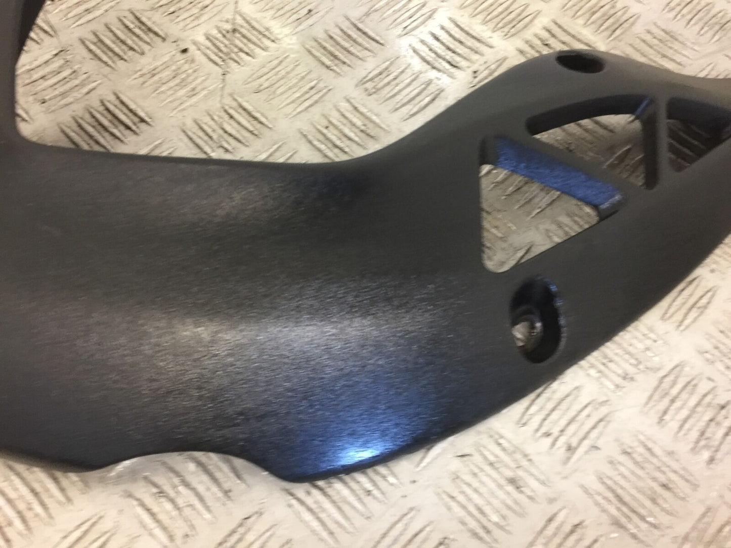 KAWASAKI 650 VERSYS LEFT BELLYPAN  YEAR 2011 (STOCK 478) ABS