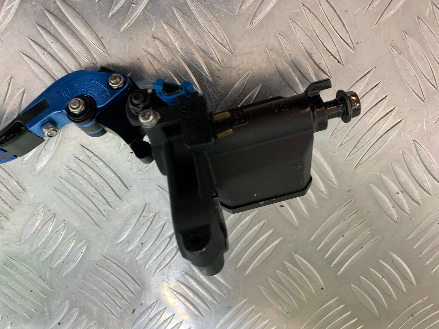 YAMAHA MT 125 MT125 FRONT BRAKE MASTER CYLINDER  YEAR 2021-2024 ABS (CMB1010)