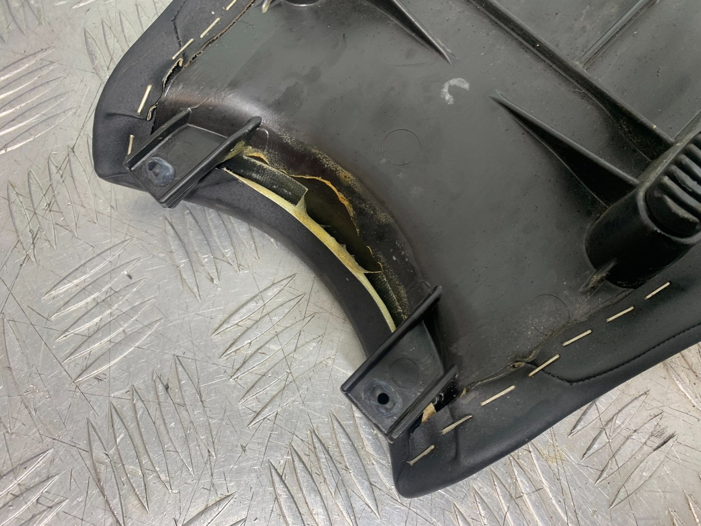 DUCATI 1198 S FRONT SEAT  YEAR 2009-2011 (CMB1219)