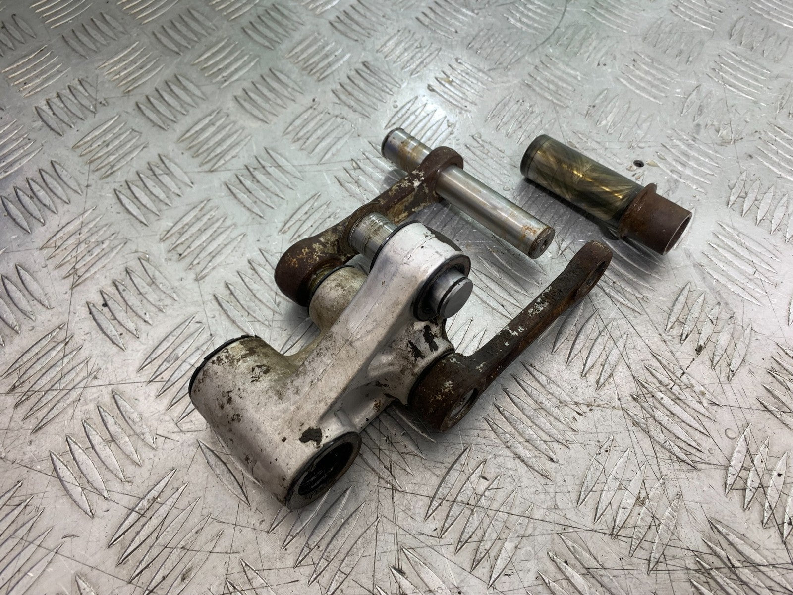 KAWASAKI KLR250 KLR 250 REAR SHOCK LINKAGE  YEAR 1984-2001 (CMB1225)