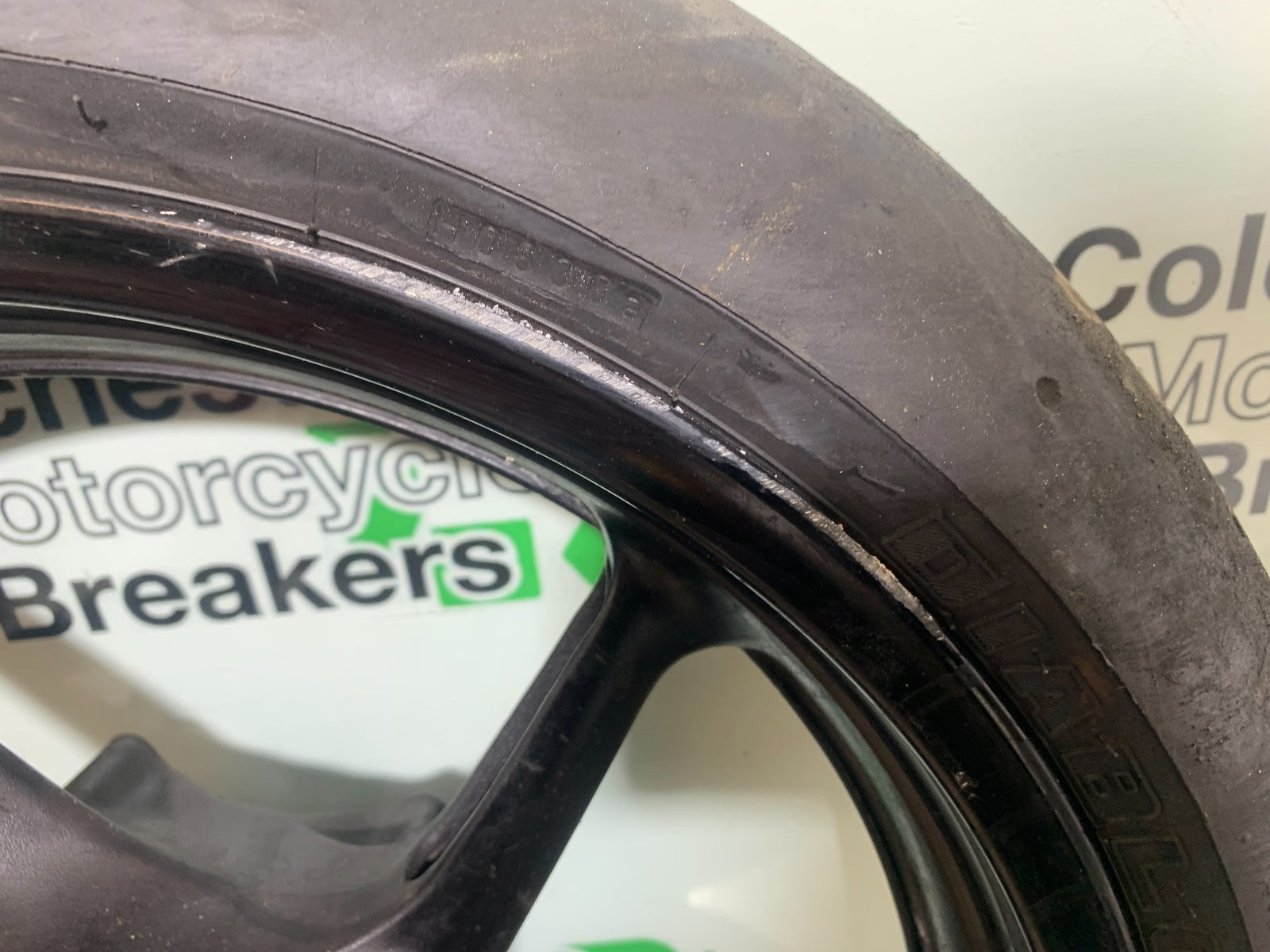 YAMAHA YZF R1 FRONT WHEEL   YEAR 2004-2006 (CMB1155)