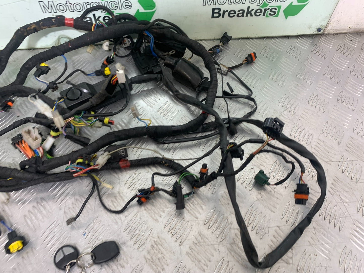 APRILIA RSV1000 R FACTORY WIRING LOOM (ALARM FITTED)  2004-09 (CMB1203)