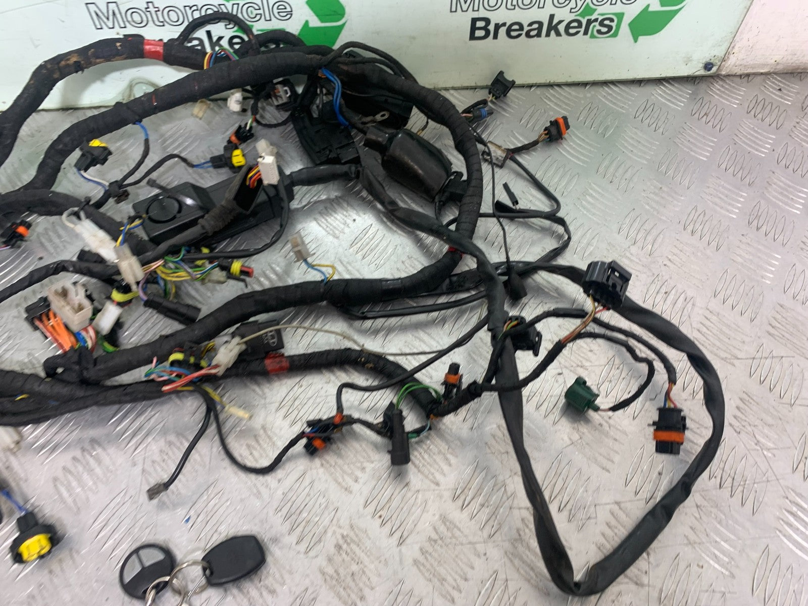 APRILIA RSV1000 R FACTORY WIRING LOOM (ALARM FITTED)  2004-09 (CMB1203)