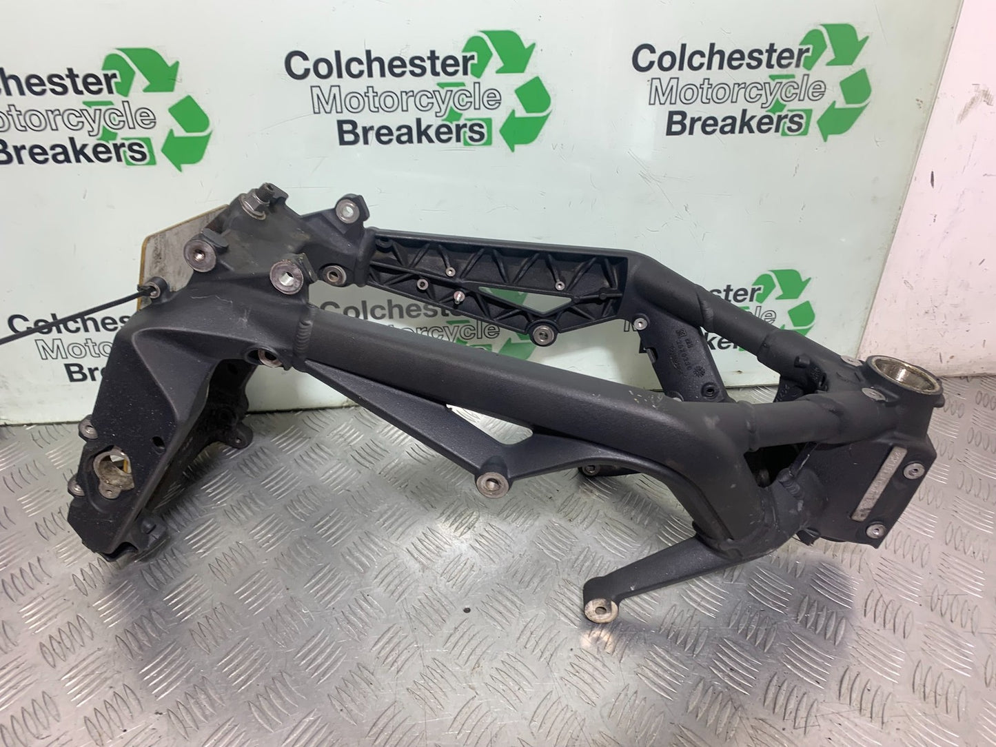 TRIUMPH 675 STREET TRIPLE FRAME REG LOG BOOK   2013-2016 (CMB1186)