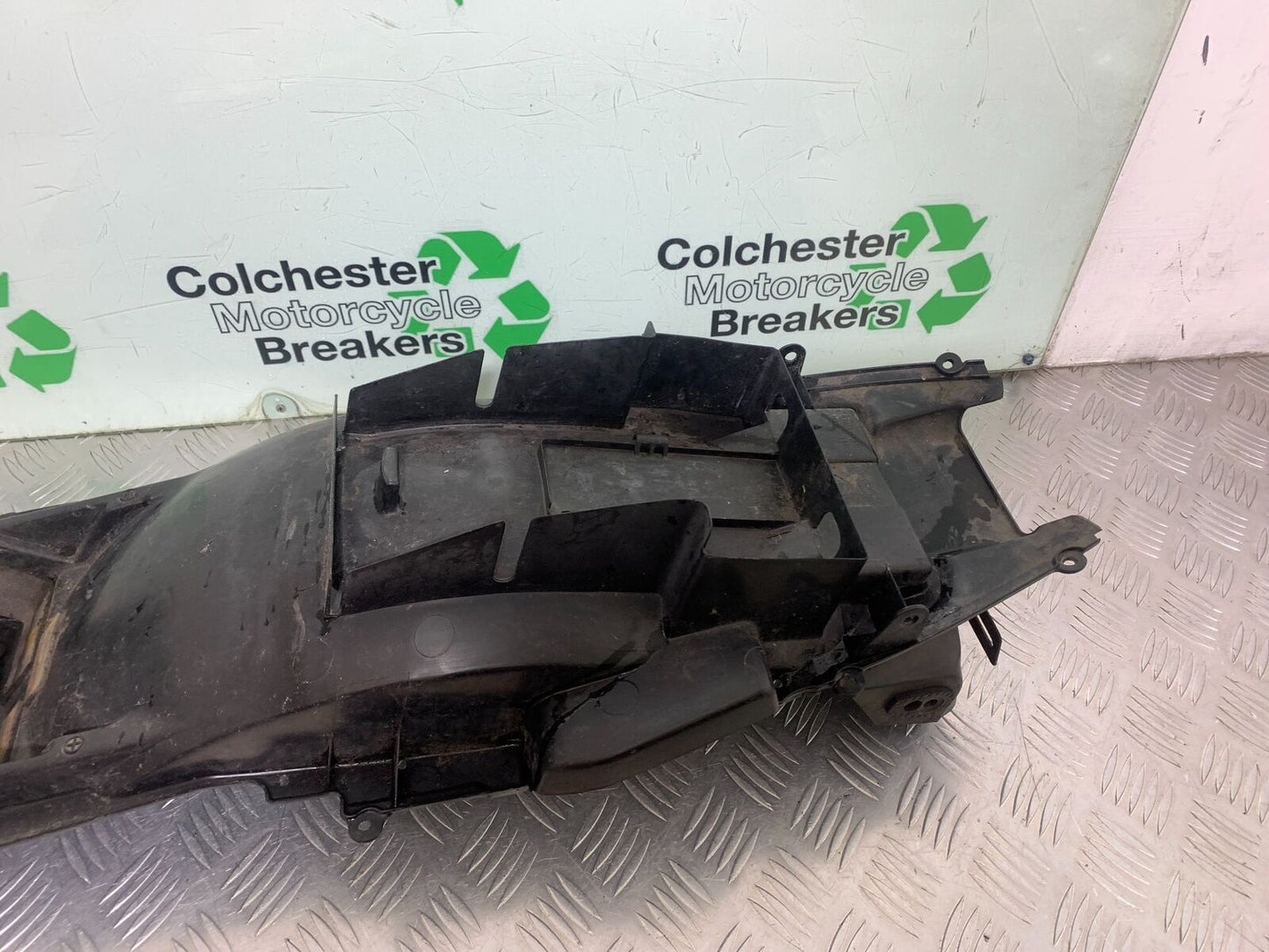 SUZUKI GSF600 GSF 600 BANDIT REAR MUDGUARD   YEAR 2001-2003 (CMB1102)
