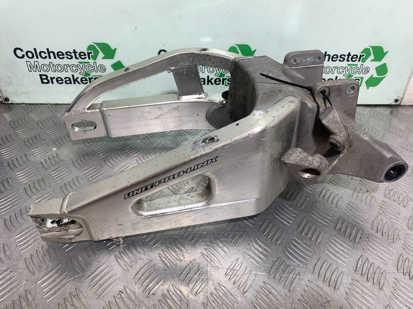 HONDA CBR600 CBR 600 RR SWINGARM  YEAR 2003-2004 CMB1173)