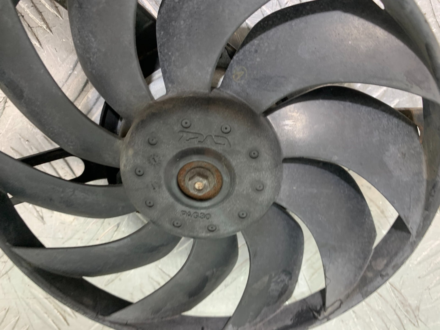 HONDA CBR1000 RR RIGHT FAN YEAR 2008-2011 (CMB1330)