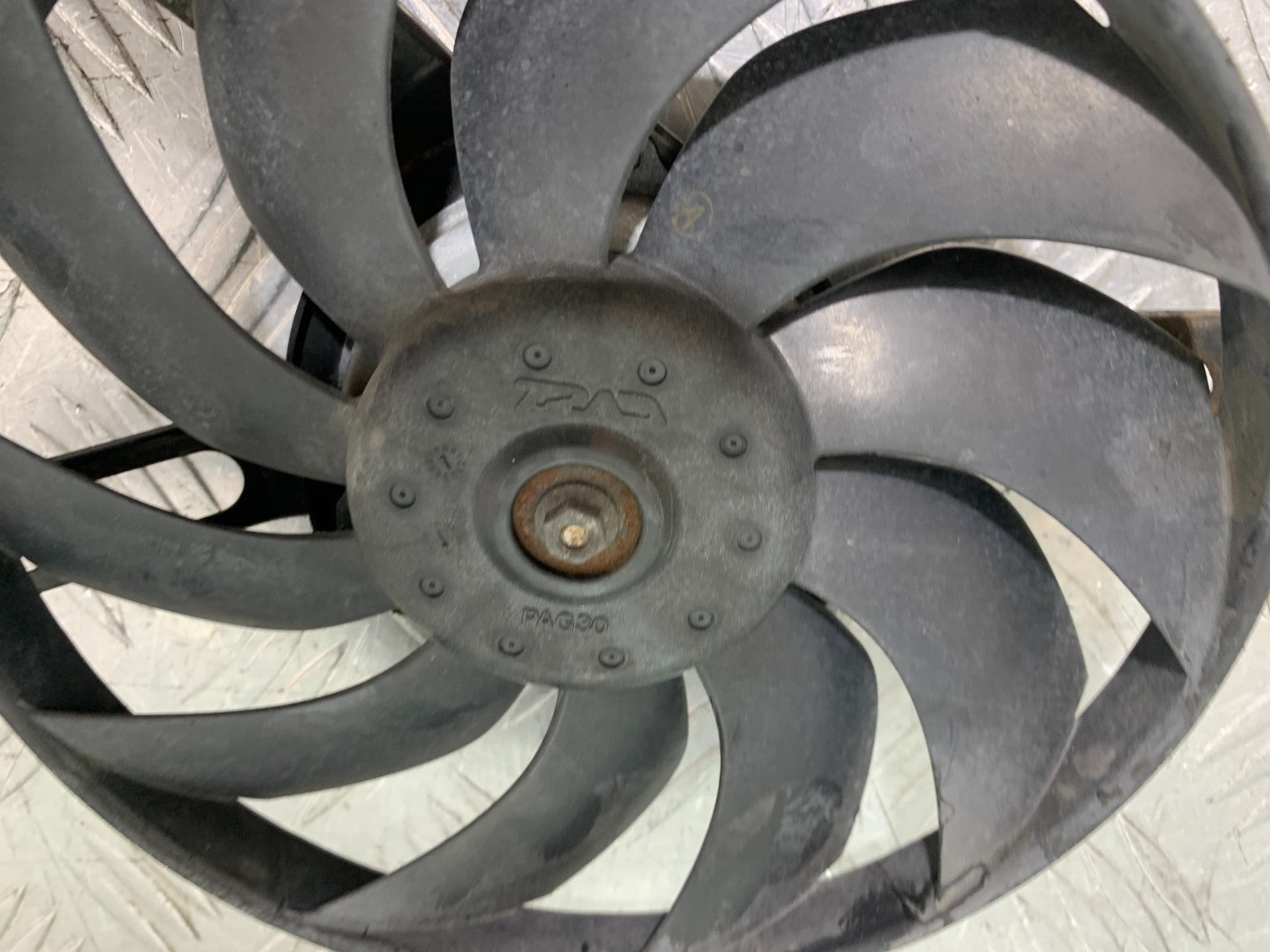 HONDA CBR1000 RR RIGHT FAN YEAR 2008-2011 (CMB1330)