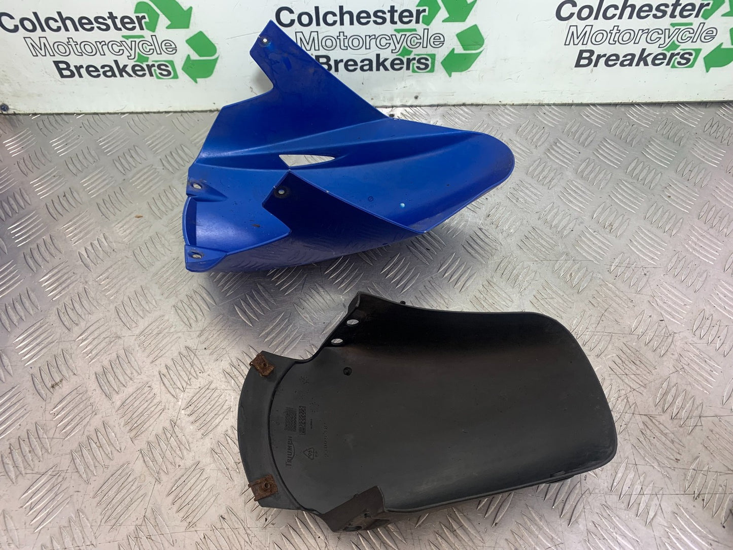 TRIUMPH 1050 SPRINT ST FRONT MUDGUARD  YEAR 2004-2007 (CMB1197)