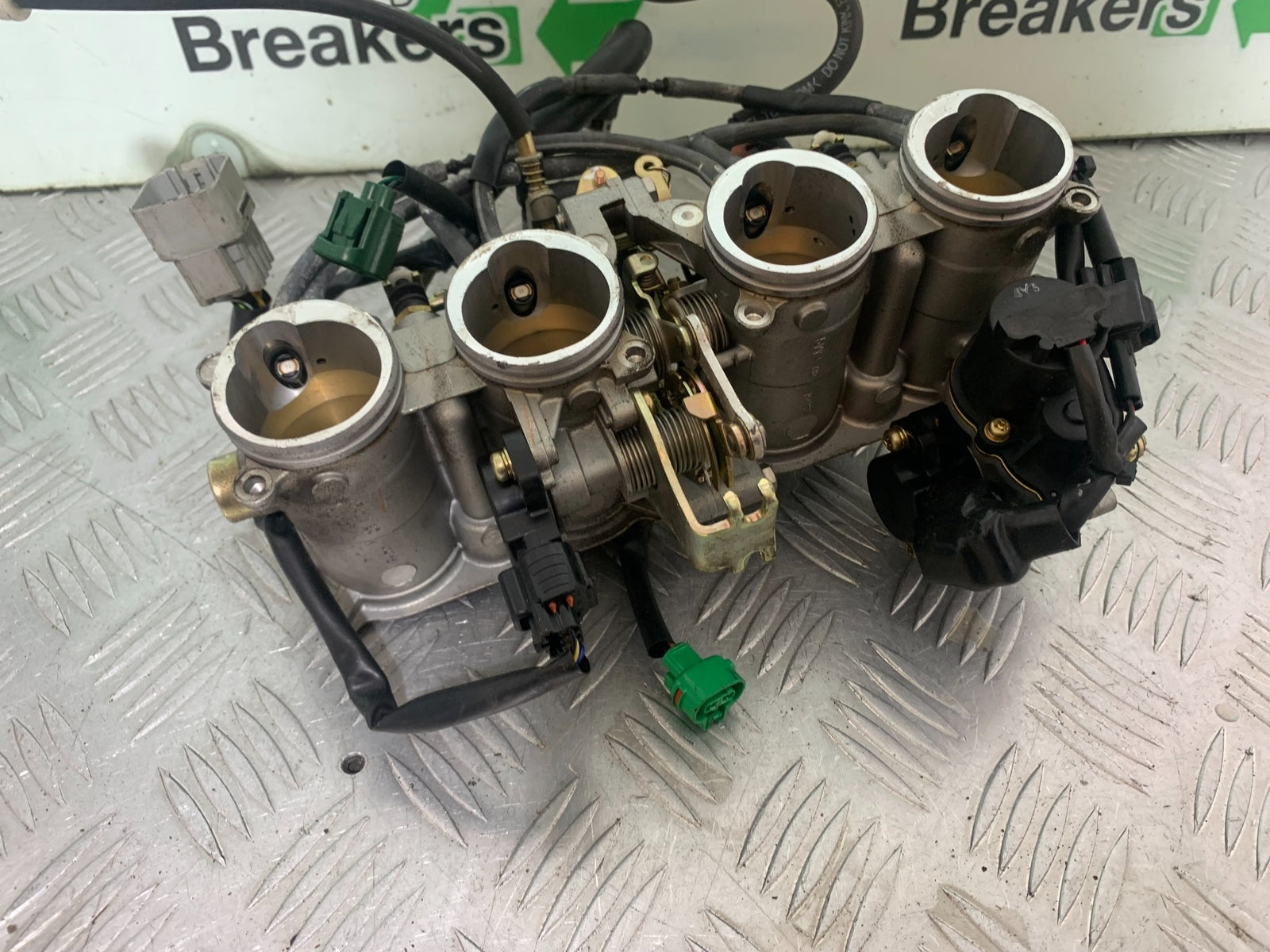 YAMAHA YZF R1 THROTTLE BODIES   YEAR 2004-2006 (CMB1155)