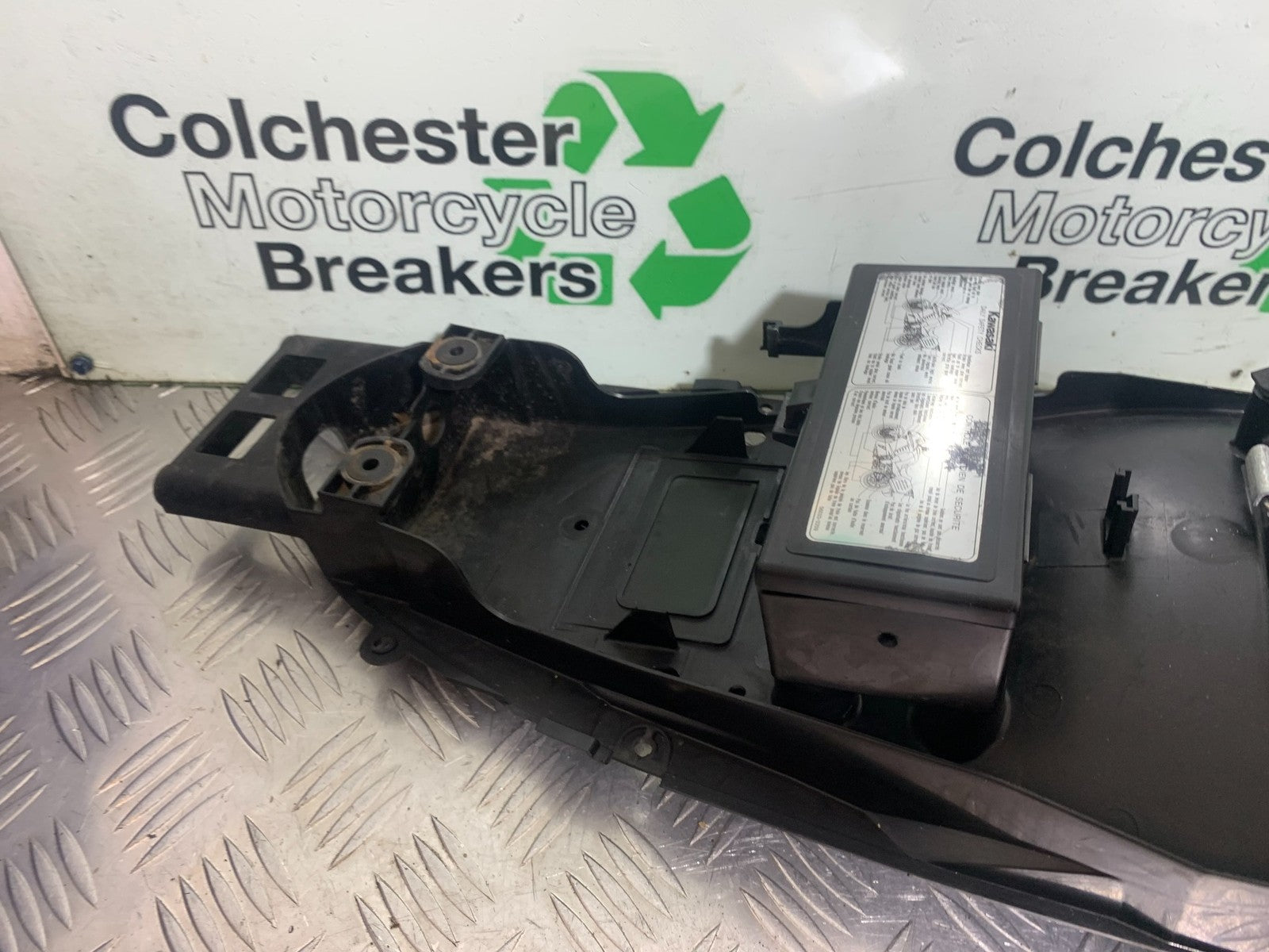 KAWASAKI GTR1400 GTR 1400 UNDERTRAY  YEAR 2007-2009 (CMB1174)