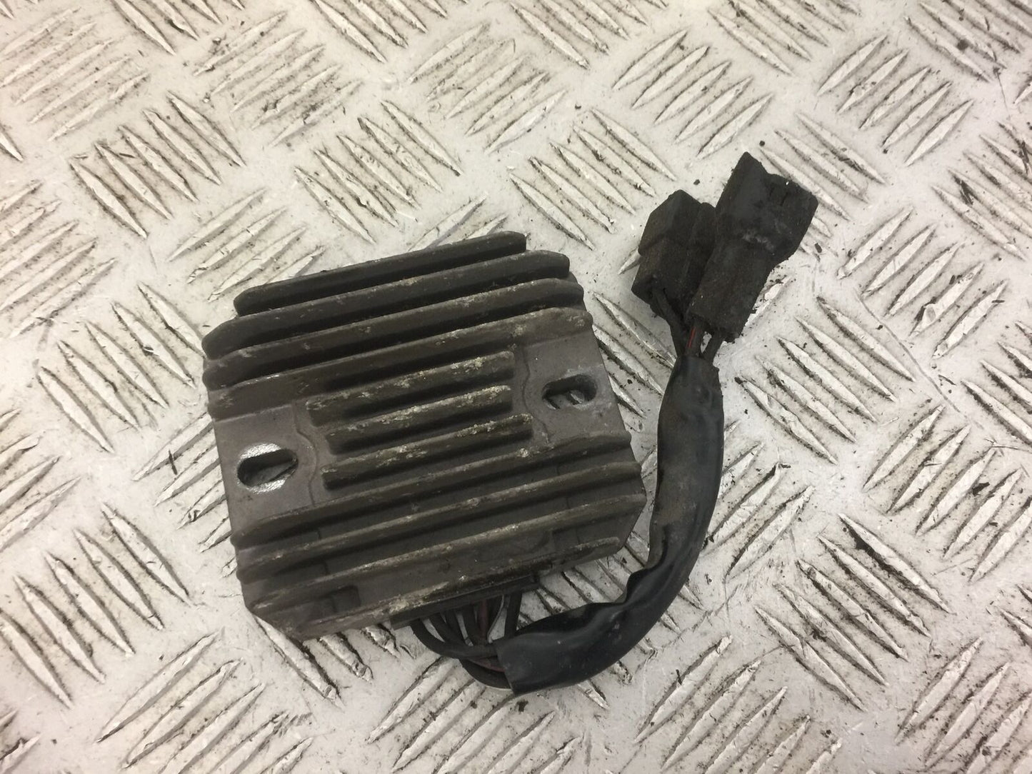 SUZUKI SV650 SV 650 REGULATOR  YEAR 2003 STOCK 511