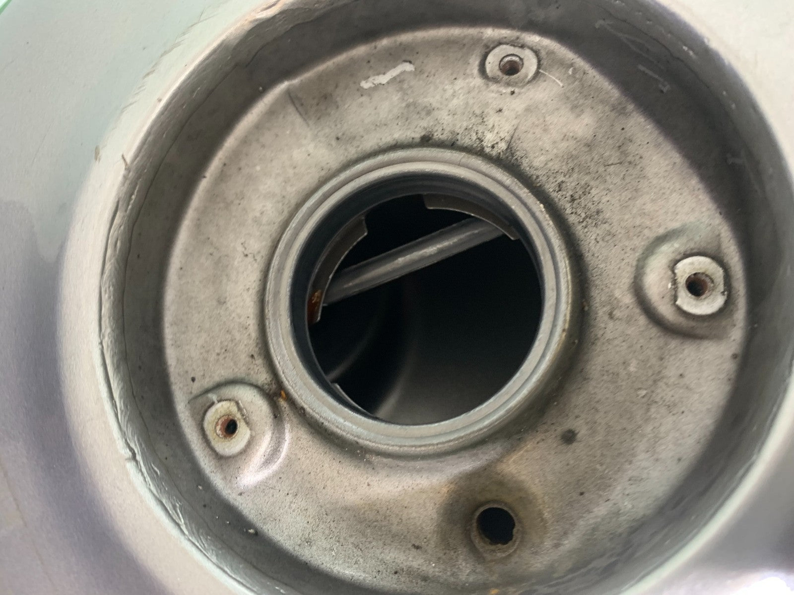 HONDA VFR800 PRE V-TEC PETROL TANK   YEAR 1998-2001 (CMB1233)