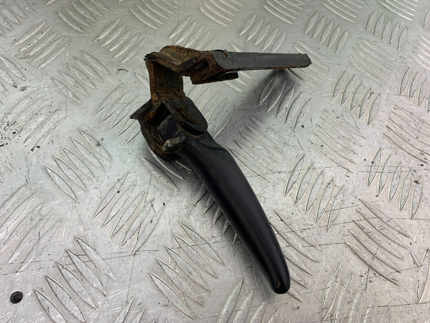 TRIUMPH 955i SPRINT ST GRAB HANDLE  YEAR 1999-04 (CMB1230)