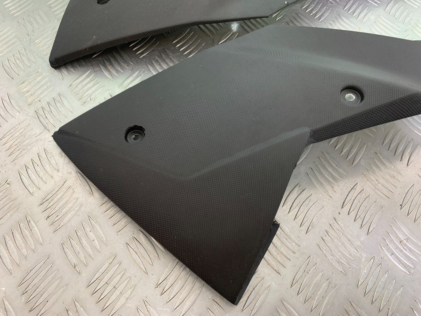 KTM 990 SUPERMOTO T LOWER TANK PANELS   YEAR 2010-2011  (CMB1032)