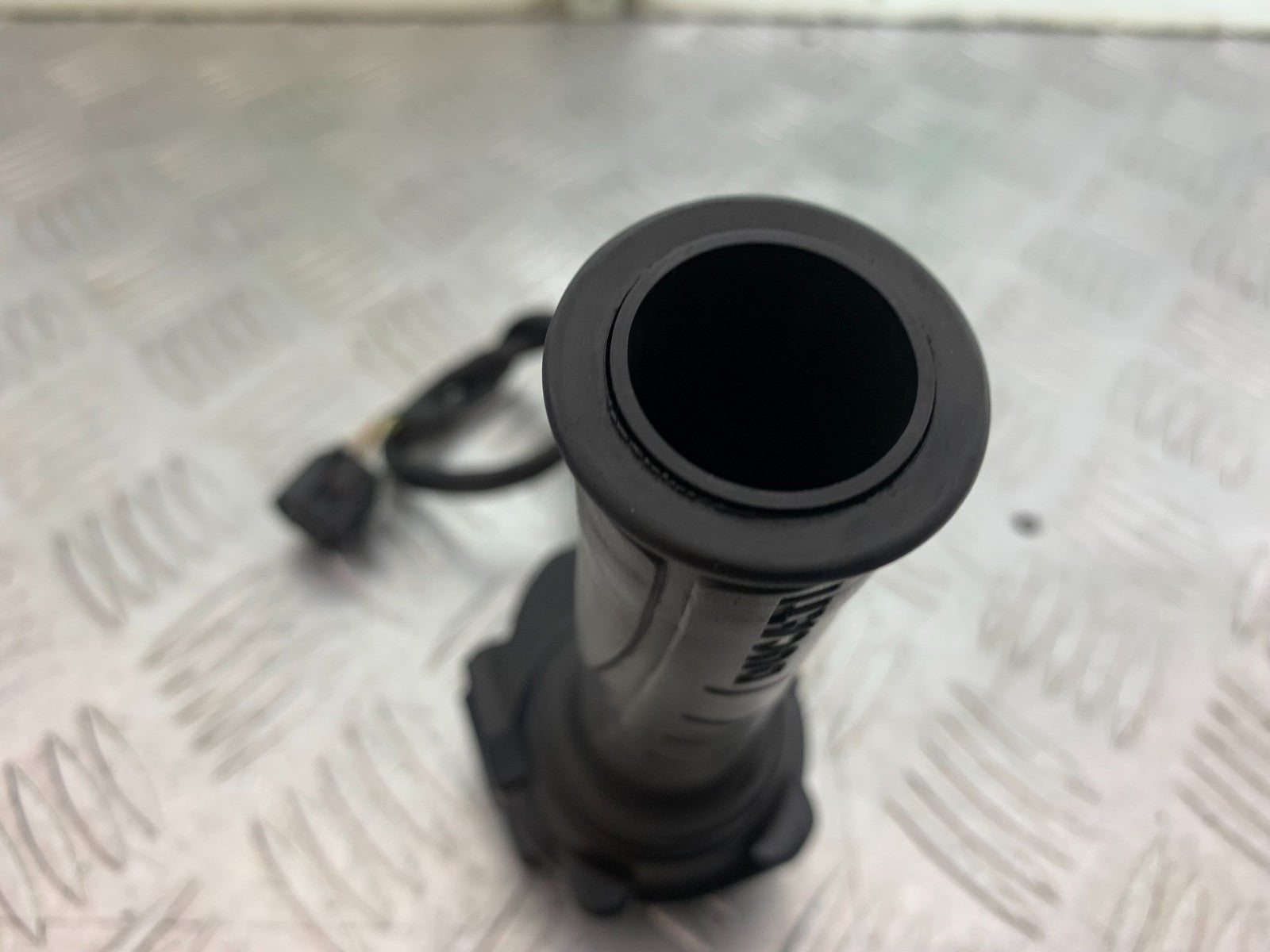 DUCATI 1299 PANIGALE THROTTLE AND TWIST GRIP   YEAR 2016 (CMB 1187)