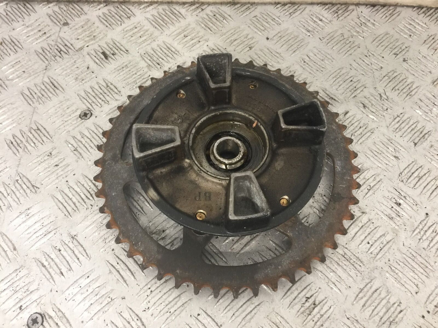 KAWASAKI ZZR600 ZZR 600 E SPROCKET CARRIER   YEAR 1994-05 (STOCK 876)