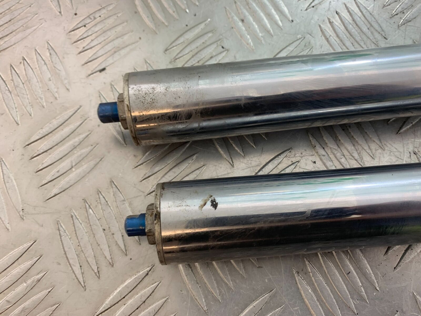YAMAHA XJR1300 XJR 1300 FORKS   YEAR 1999-2003 (CMB1119)